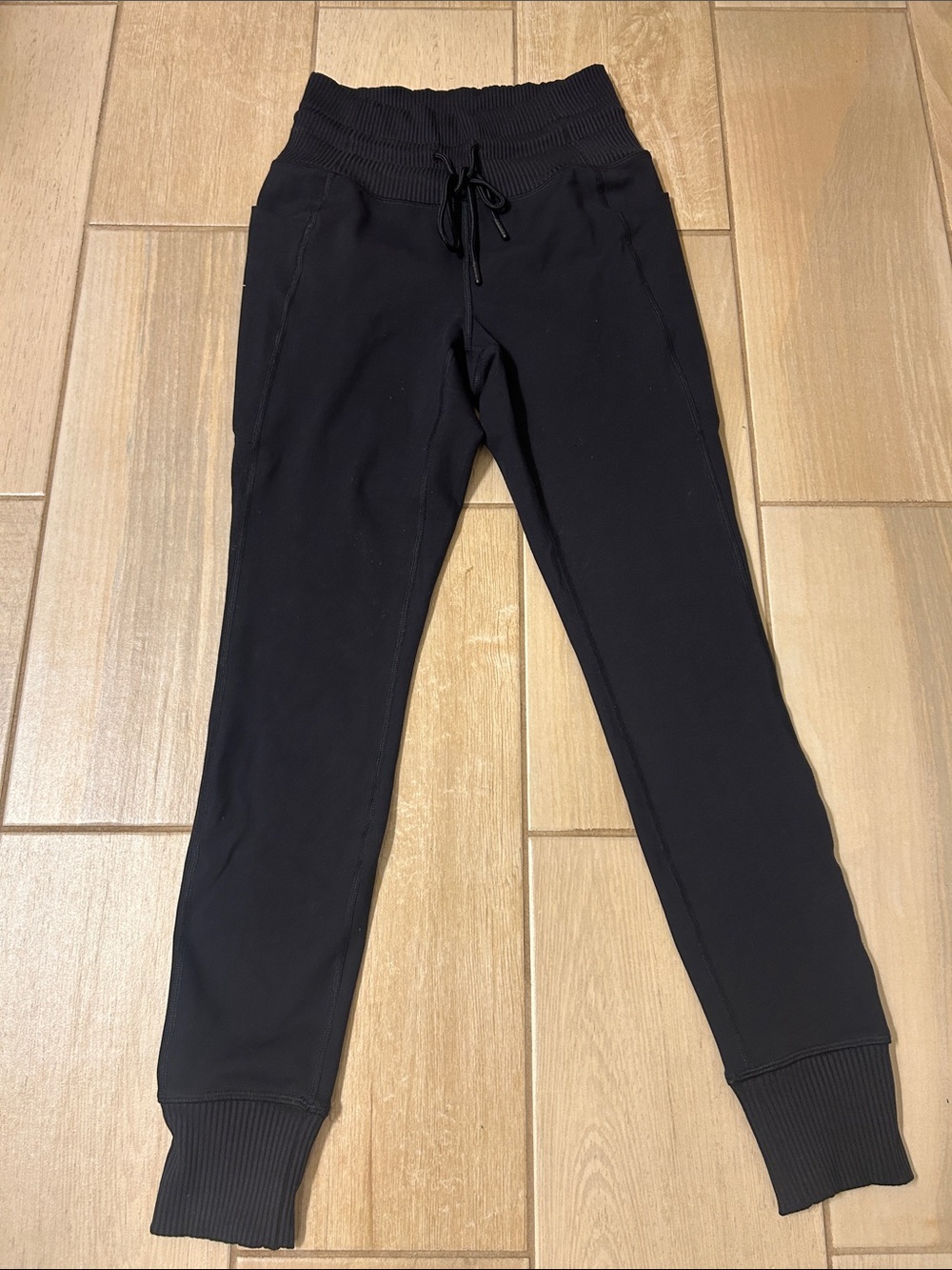 Avalanche outdoor supply company woman’s leggings size small